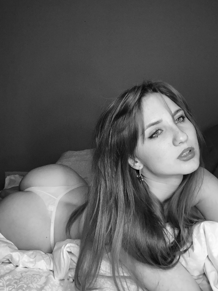 Take a pause and enjoy Nata nude — streaming from Napeydo