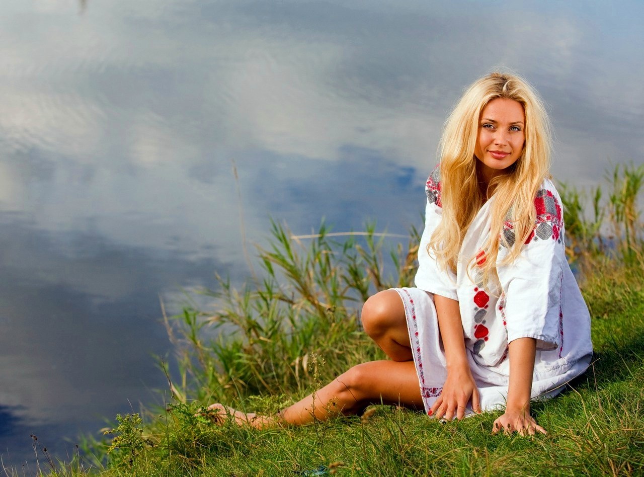 Sexy girl Slavic girls in Napeydo