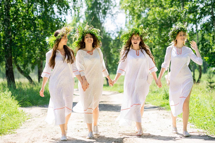 Slavic girls in Napeydo