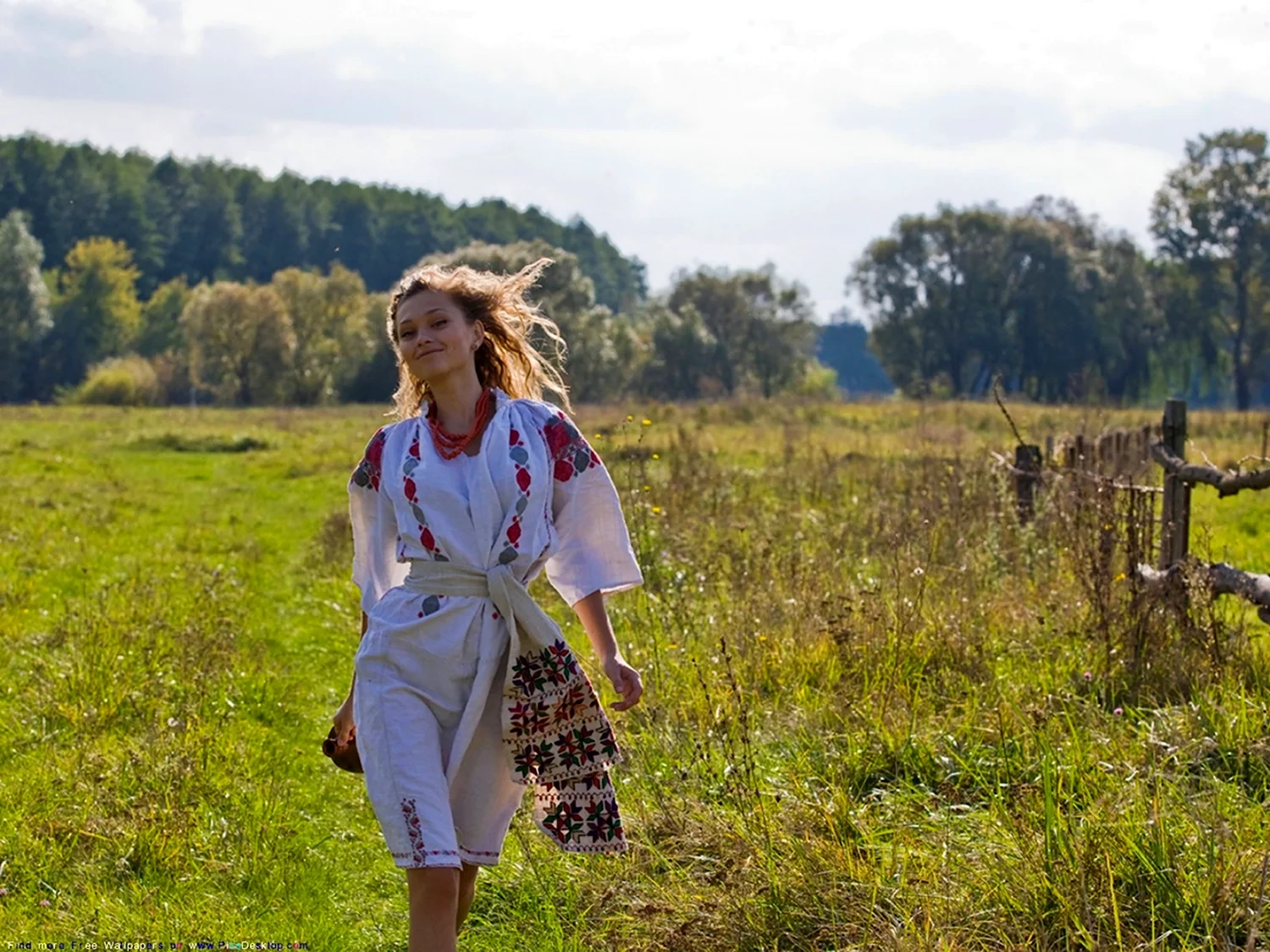 Slavic girls in Napeydo