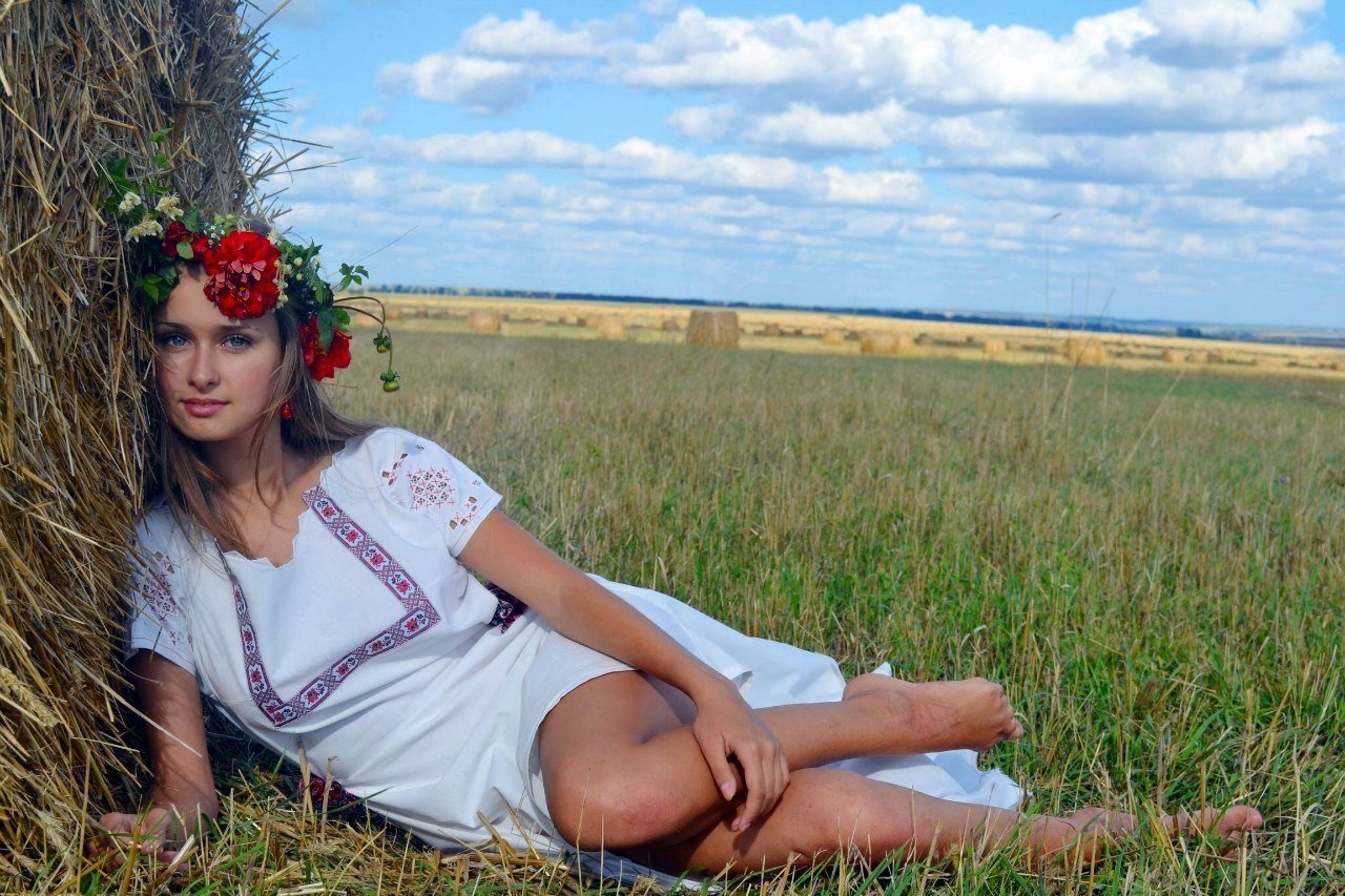 Slavic girls in Napeydo