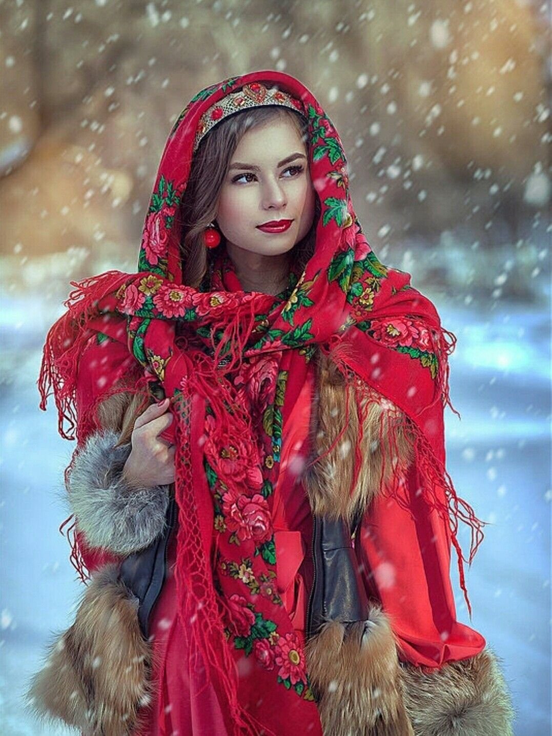 Beautiful girl Women in Slavic costumes in Napeydo