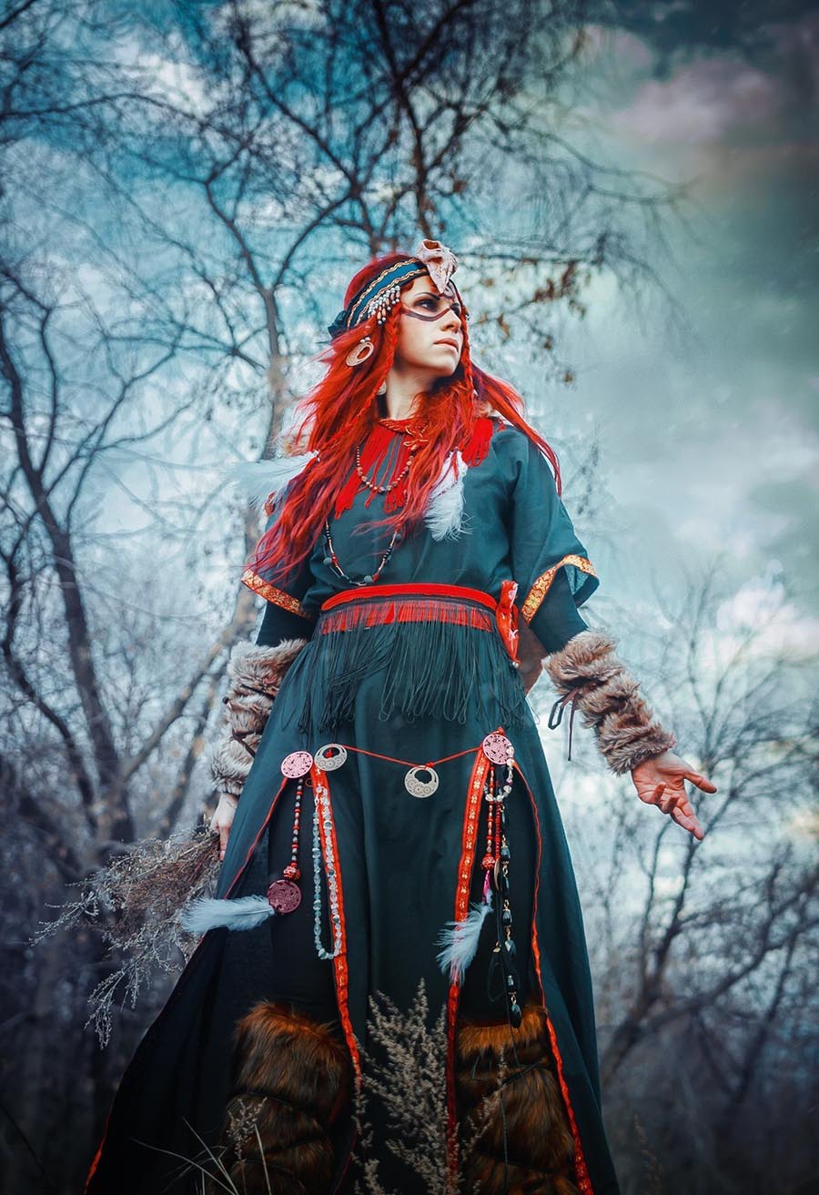 Girls in Slavic costumes underwear in Napeydo