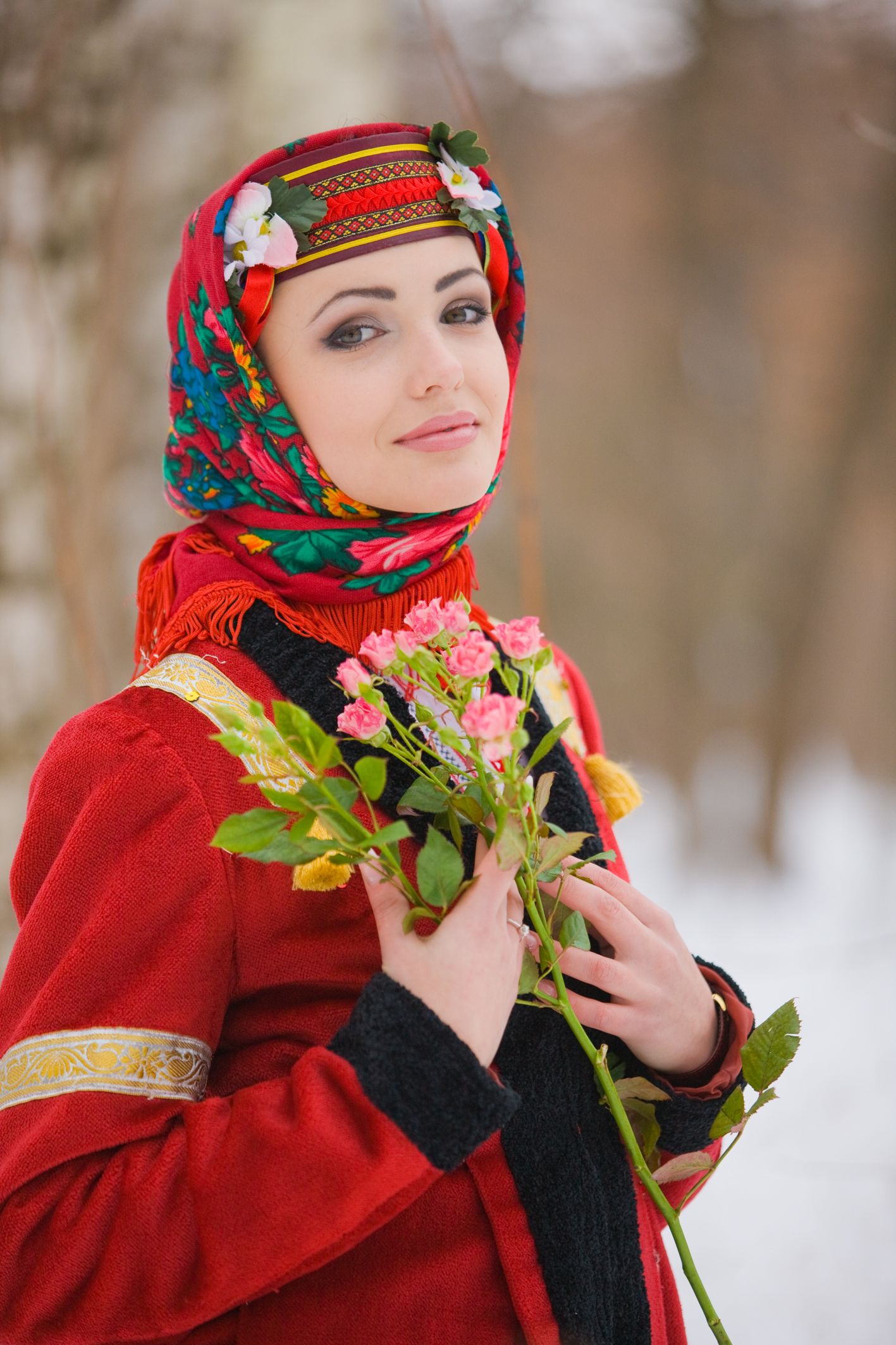Sexy girl Girls in Slavic costumes in Napeydo