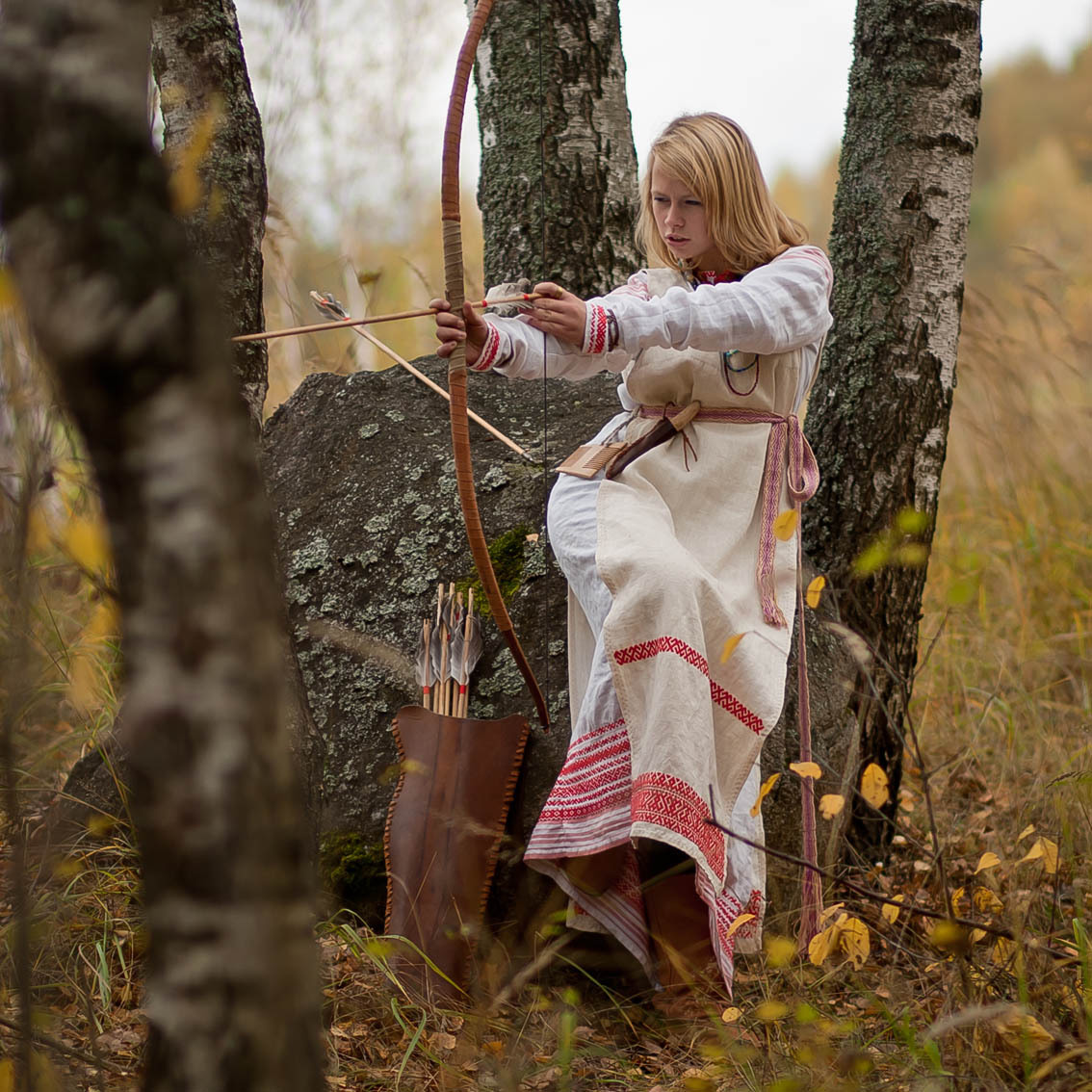 Sexy photo Girls in Slavic costumes in Napeydo