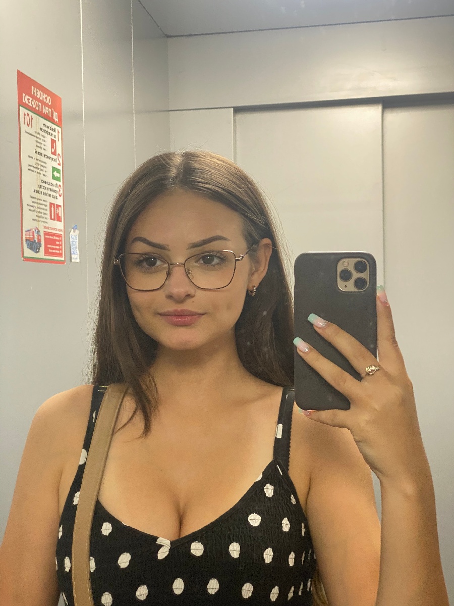 Sexy model Stacy in Napeydo